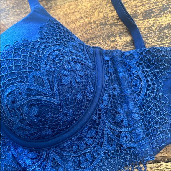 Victoria's Secret Blue Lace Bustier Push-Up Bra - Picture 2 of 3